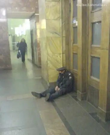 Наша милиция нас бережет.