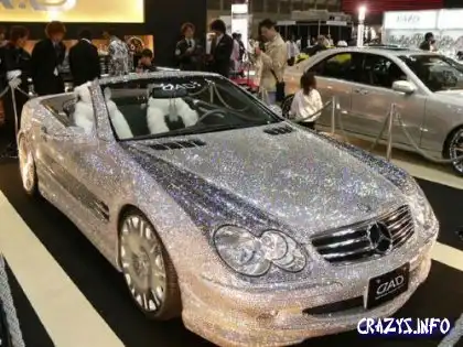 Mercedes покрытый бриллиантами