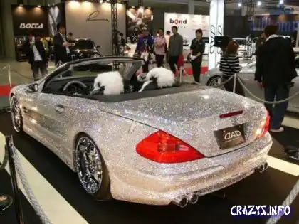 Mercedes покрытый бриллиантами