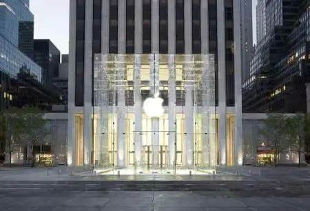 Открытие нового круглосуточного магазина Apple