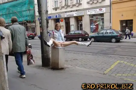 Эксгибиционисты "для правильных людей" :))