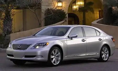 Состоялась российская премьера Lexus LS 600h