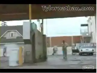 Автомобиль сбил пешехода. Отличная анимация. Хотя, может быть, правда?