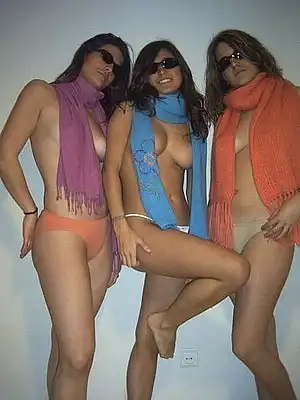Частные эротические фото трёх мексиканских девушек