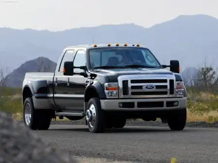 Компактный и экономичный - это не про Ford F-450 Super Duty