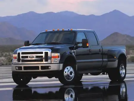Компактный и экономичный - это не про Ford F-450 Super Duty