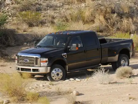 Компактный и экономичный - это не про Ford F-450 Super Duty