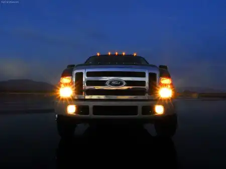 Компактный и экономичный - это не про Ford F-450 Super Duty