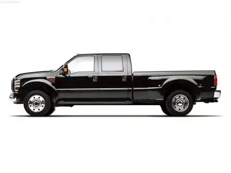 Компактный и экономичный - это не про Ford F-450 Super Duty