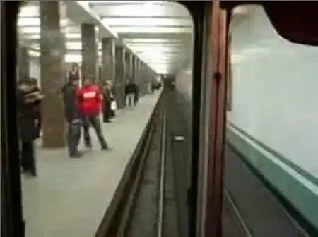 Жесть. Веселая песня работника московского метрополитена
