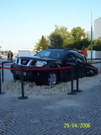 Креативная реклама Nissan Navara в Португалии