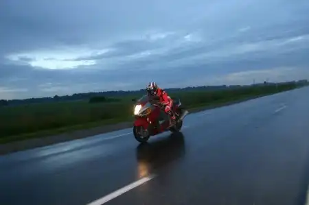Suzuki GSX-1300R Hayabusa