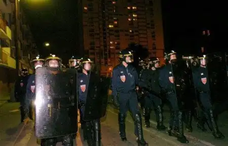 Уличные беспорядки в Франции.