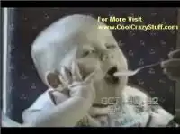 Мегапозитивный малыш. Ему просто скучно Мегапозитивный малыш. Ему просто скучно