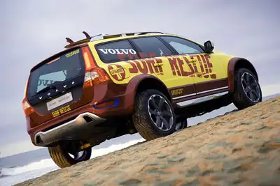 Volvo XC70 SR - новый друг Памелы Андерсон Volvo XC70 SR - новый друг Памелы Андерсон