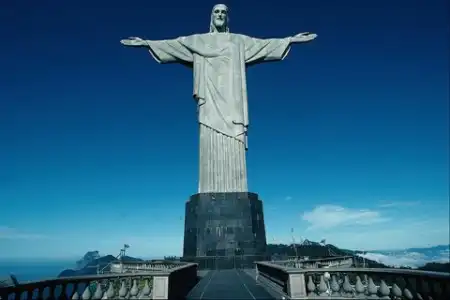 Статуя Иисуса Христа в Рио-де-Жанейро, Бразилия