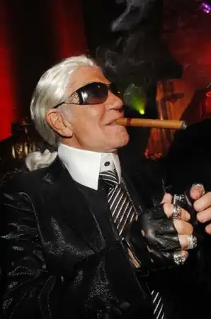 Roberto Cavalli на вечеринке накануне Хэллоуина (6 фото)