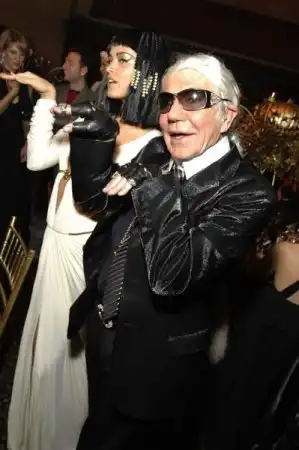 Roberto Cavalli на вечеринке накануне Хэллоуина (6 фото)