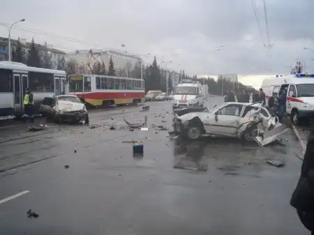 Пролетел один на Нексии