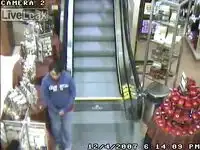 Никогда не стойте рядом с эскалатором Никогда не стойте рядом с эскалатором