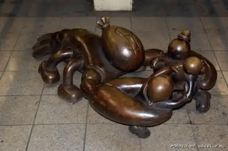 Скульптуры Тома Оттернесса в Нью-Йоркском метро 