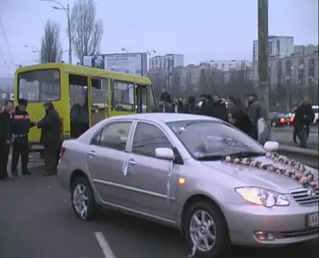 Свадьба попала в ДТП (14 фото)