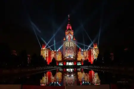 Праздничное освещение (13 фото)