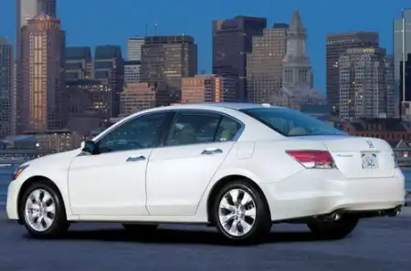 Honda Accord 2008 - в лучшую ли сторону - оцениваем