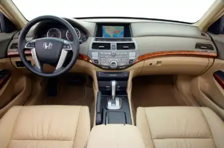 Honda Accord 2008 - в лучшую ли сторону - оцениваем