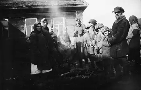 Жители советских деревень во время Второй мировой войны глазами немецких солдат (34 фото)