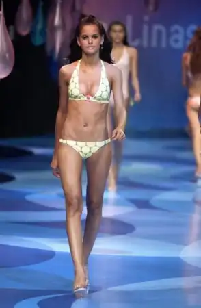Isabel Goulart из Victoria`s Secret... Мммм)))