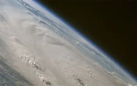Глаз урагана из космоса!