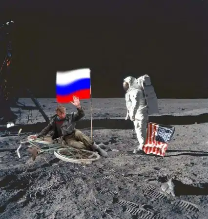 Космонавты на Луне. Фотожаба