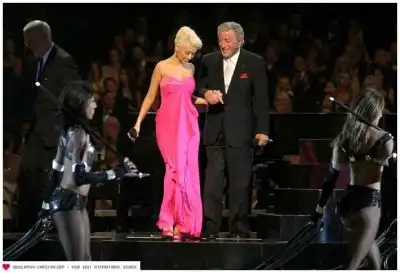 Christina Aguilera - Emmy Awards - "Steppin Out" Performance (Specially for блондинка - Снеж_ка ^^ ) Christina Aguilera - Emmy Awards - "Steppin Out" Performance (Specially for блондинка - Снеж_ка ^^ )