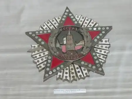 Поделки из перочинных ножей
