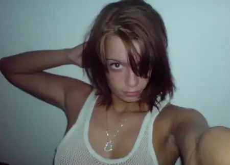Девушки фотографируют себя (32 фото)