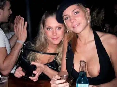 Пьяные девушки (22 фото)