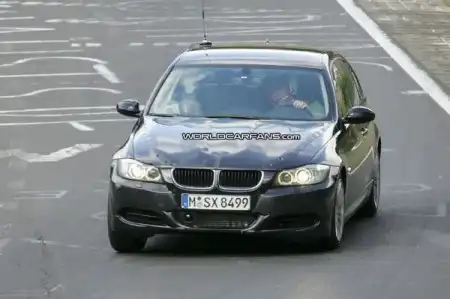 Рестайлинговая BMW 3-й серии попалась в объектив шпионам