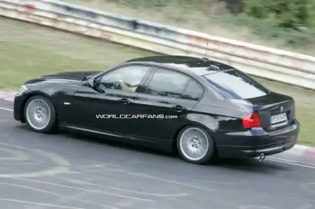 Рестайлинговая BMW 3-й серии попалась в объектив шпионам