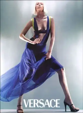Amber Valletta для Versace