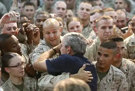 Джордж Буш неожиданно посетил Ирак