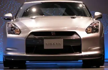 Суперкар Nissan GT-R (22 фото)