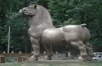 Этот памятник коню в Воронеже впечатлил! (16+)