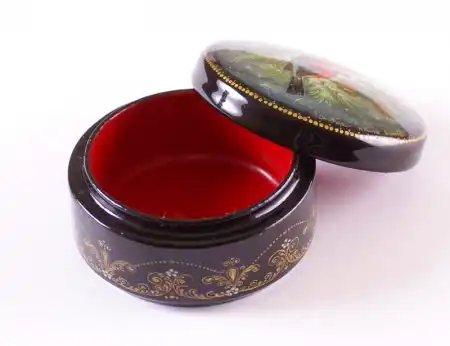 Лаковая миниатюра