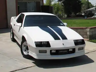 Chevrolet Camaro - злое животное, питающееся мустангами! Chevrolet Camaro - злое животное, питающееся мустангами!