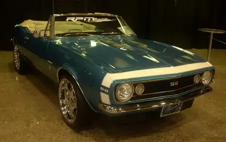 Chevrolet Camaro - злое животное, питающееся мустангами!