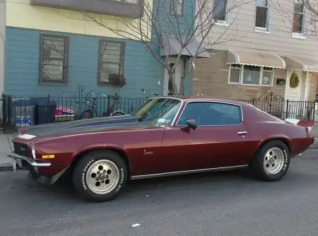 Chevrolet Camaro - злое животное, питающееся мустангами!