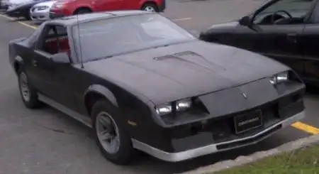 Chevrolet Camaro - злое животное, питающееся мустангами!