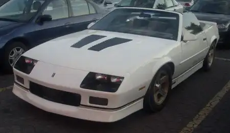 Chevrolet Camaro - злое животное, питающееся мустангами!