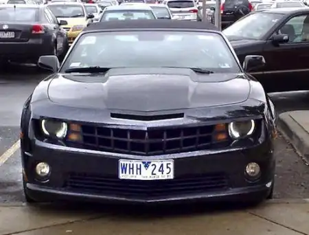 Chevrolet Camaro - злое животное, питающееся мустангами!
